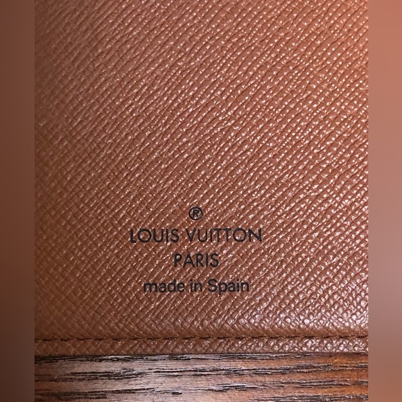LOUIS VUITTON Small Ring Agenda Cover - Picture 13 of 15